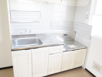 Kitchen. ☆ Gas stove installation Allowed ☆