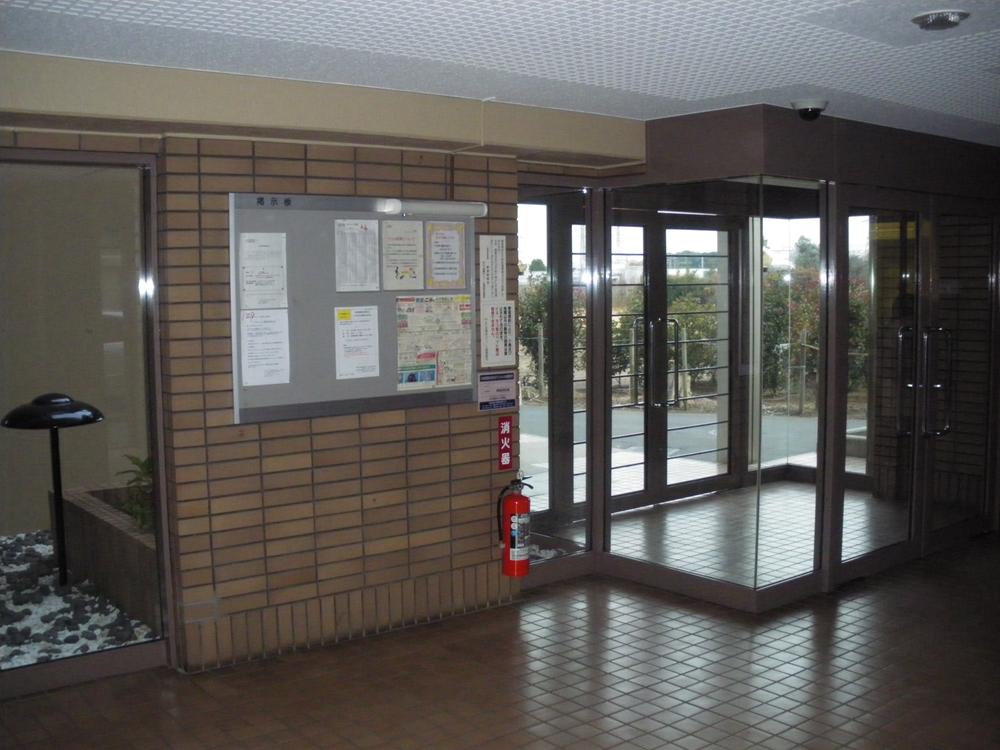 lobby. ● spacious and spacious front lobby.