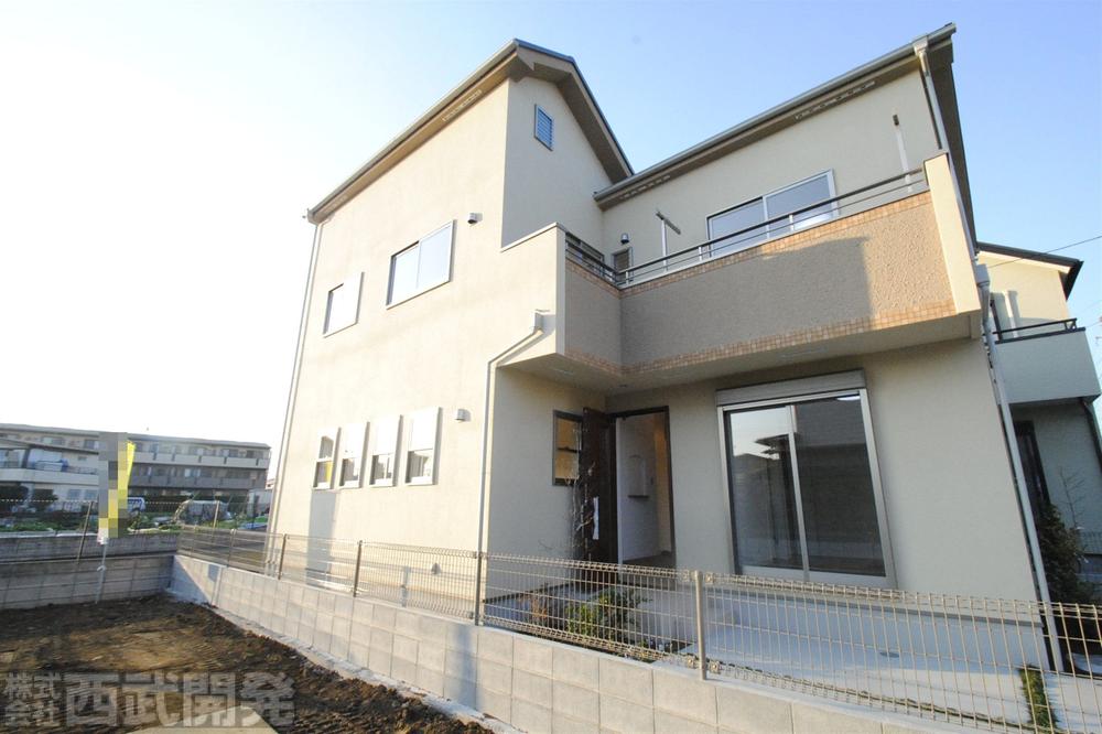 Local appearance photo. Local (12 May 2013) Shooting A Building