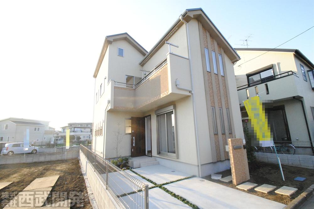 Local appearance photo. Local (12 May 2013) Shooting A Building