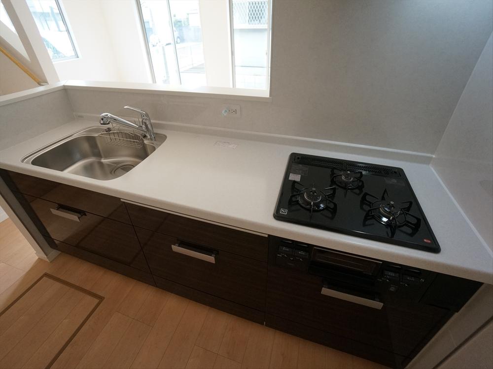 Kitchen. December 2013 shooting