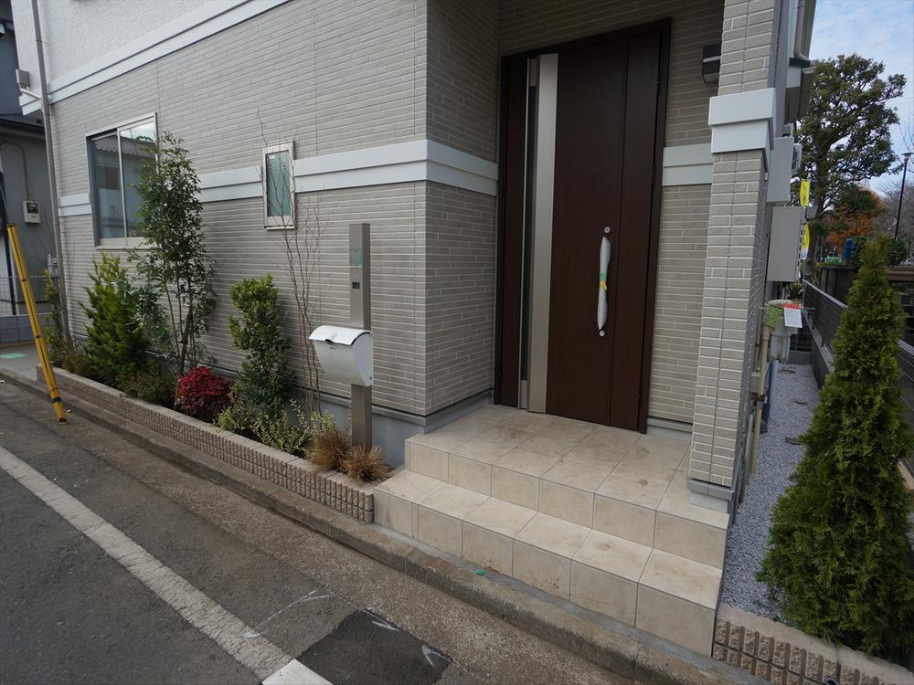 Entrance. December 2013 shooting