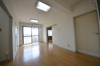 Living and room. ☆ Room space ☆