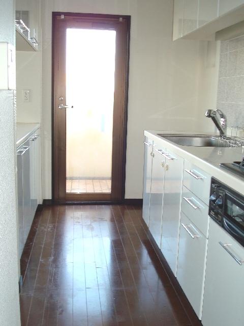 Kitchen. Queen City Tachikawa Rio Frente Anero kitchen