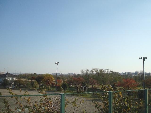 View photos from the dwelling unit. View from the Queen City Tachikawa Rio Frente Anero veranda