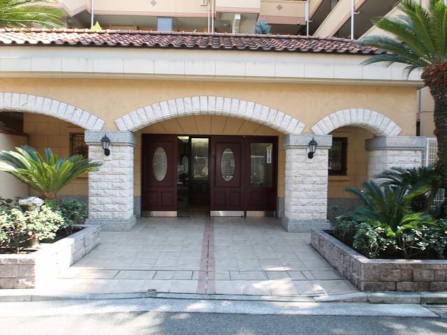 Entrance. Queen City Tachikawa Rio Frente Anero Entrance