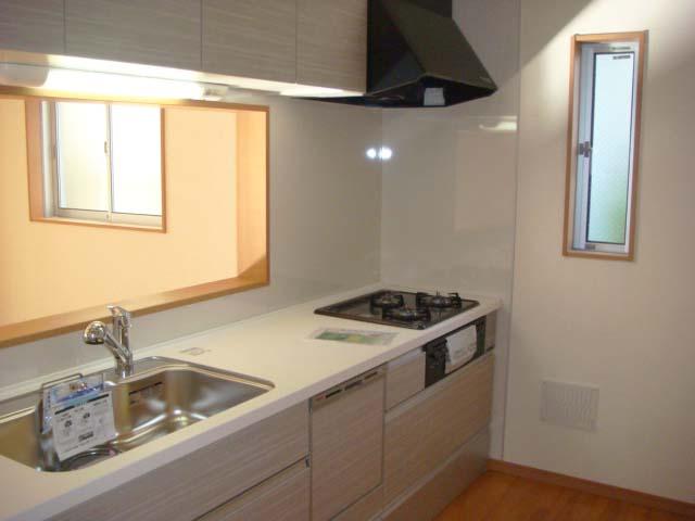 Kitchen. ● dishwasher with face-to-face kitchen: December 2013 shooting