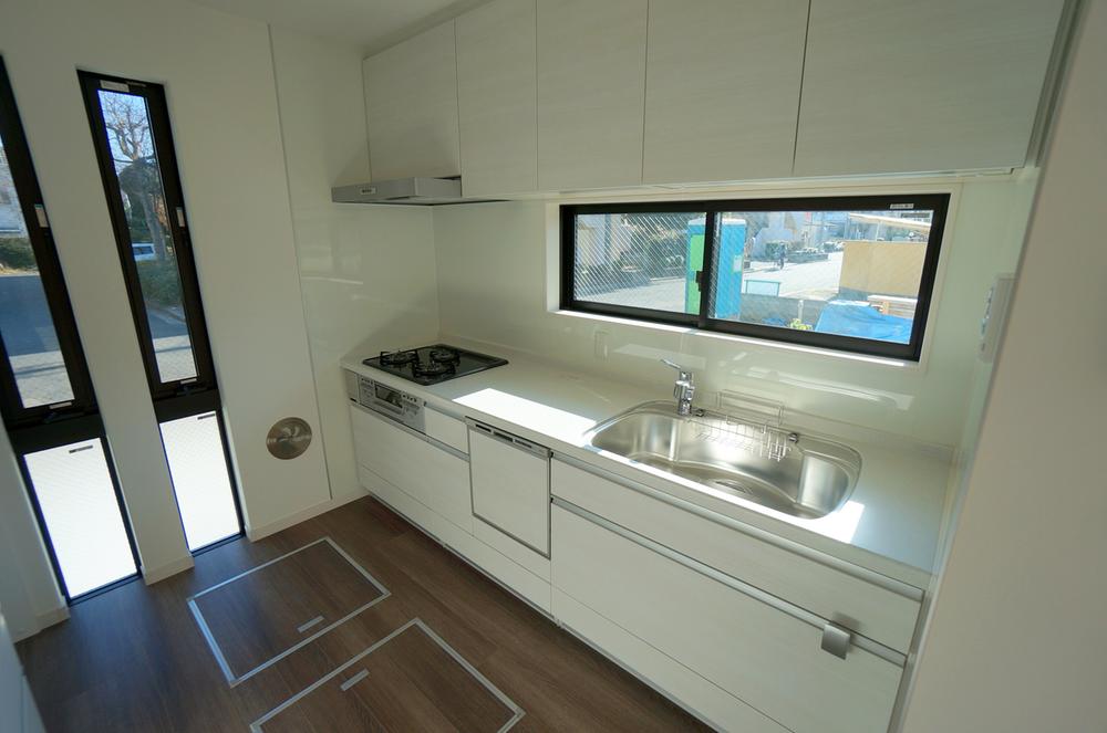 Kitchen. December 2013 shooting