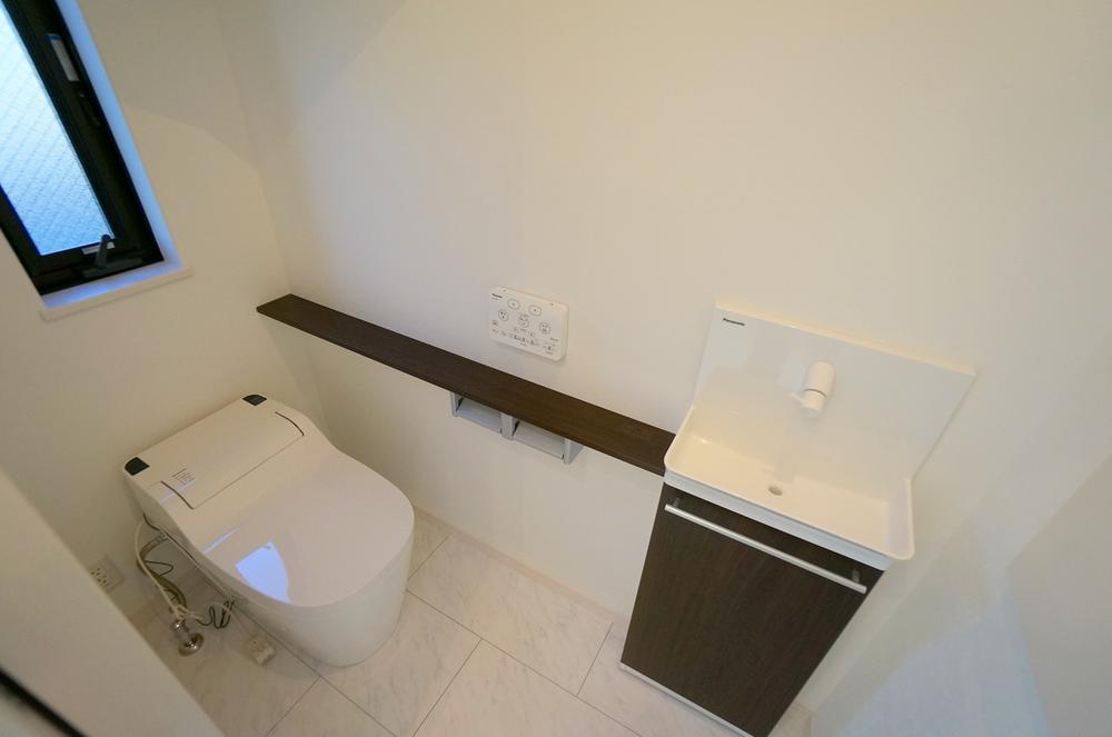 Toilet. December 2013 shooting