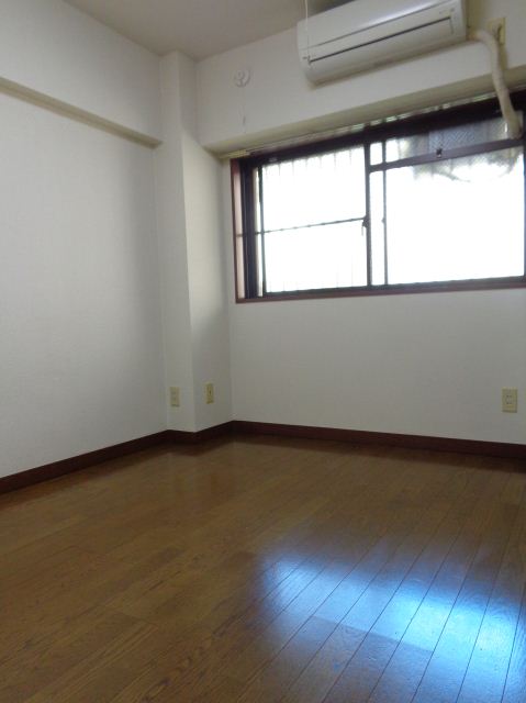 Living and room.  ☆ room ☆