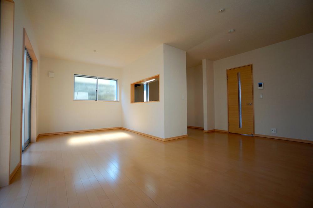 Same specifications photos (living). Example of construction