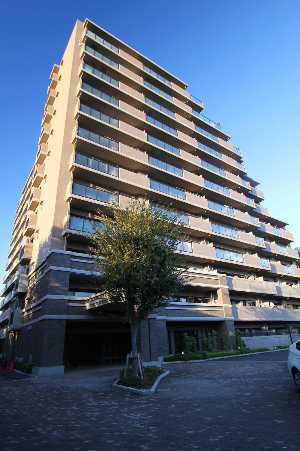 Local appearance photo. Exposure to the sun ・ View is good! Clean was completed interior renovation!