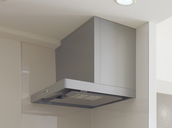 Kitchen.  [Rectification Backed range hood] Suction wind speed of range hood, Because it is accelerated by the current plate, Quickly absorb the smoke. Beauty and cleanliness of the kitchen is kept.