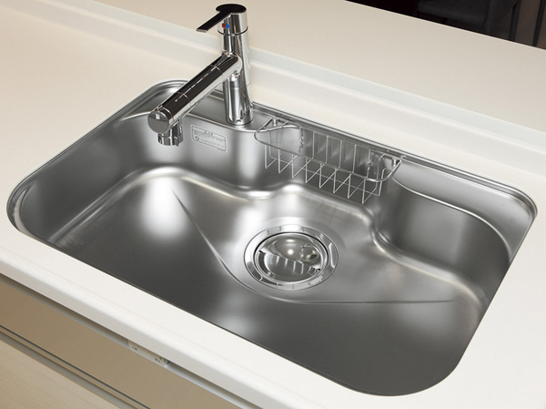 Kitchen.  [Water purifier integrated mixing faucet / Quiet sink] Water by a simple operation ・ Switch the hot water, Adopt a water faucet that also combines water purification function. You can use for cleaning the sink of care and cooking utensils for draw the head. Also, The material to reduce the vibration to sink back attached, Also used to suppress quiet sink the I sound of the water to be worried about. We care so as not to interfere with the conversation, even when there are people in the buckwheat.