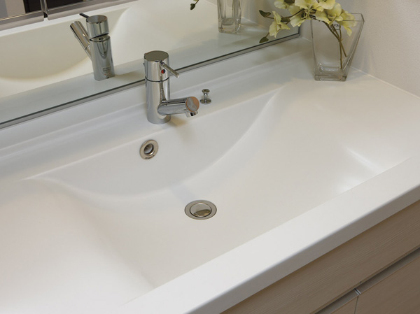 Bathing-wash room.  [Bowl-integrated counter] Counter top and sink bowl of integrally formed, Beautiful and it looks because there is no joint, Cleaning is easy.