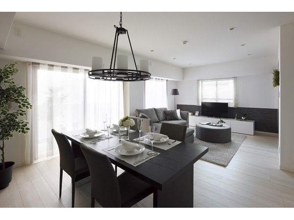 Room and equipment. Living-dining dihedral opening put take the rich lighting from the south. (Model room A type of LDK and Western (3) partition the select plan (application deadline have taken of ・ Free of charge) is what was taken in April 2013. Also, It contains some paid options. furniture ・ Furniture etc. are not included in the sale price)