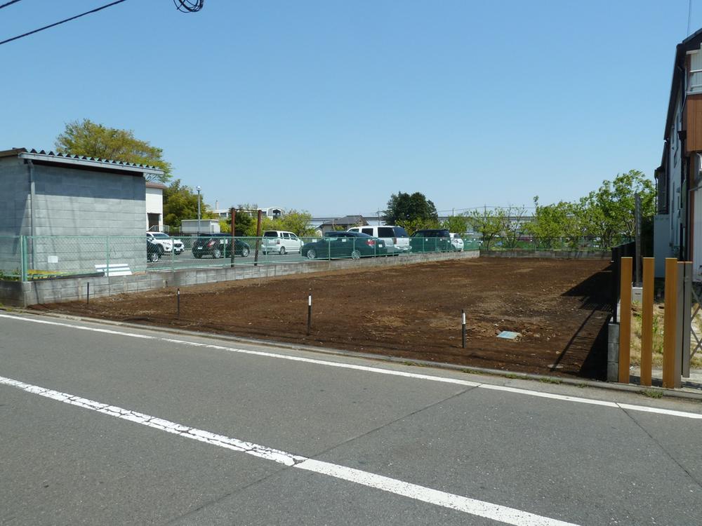 Local photos, including front road. Local (April 2013) Shooting