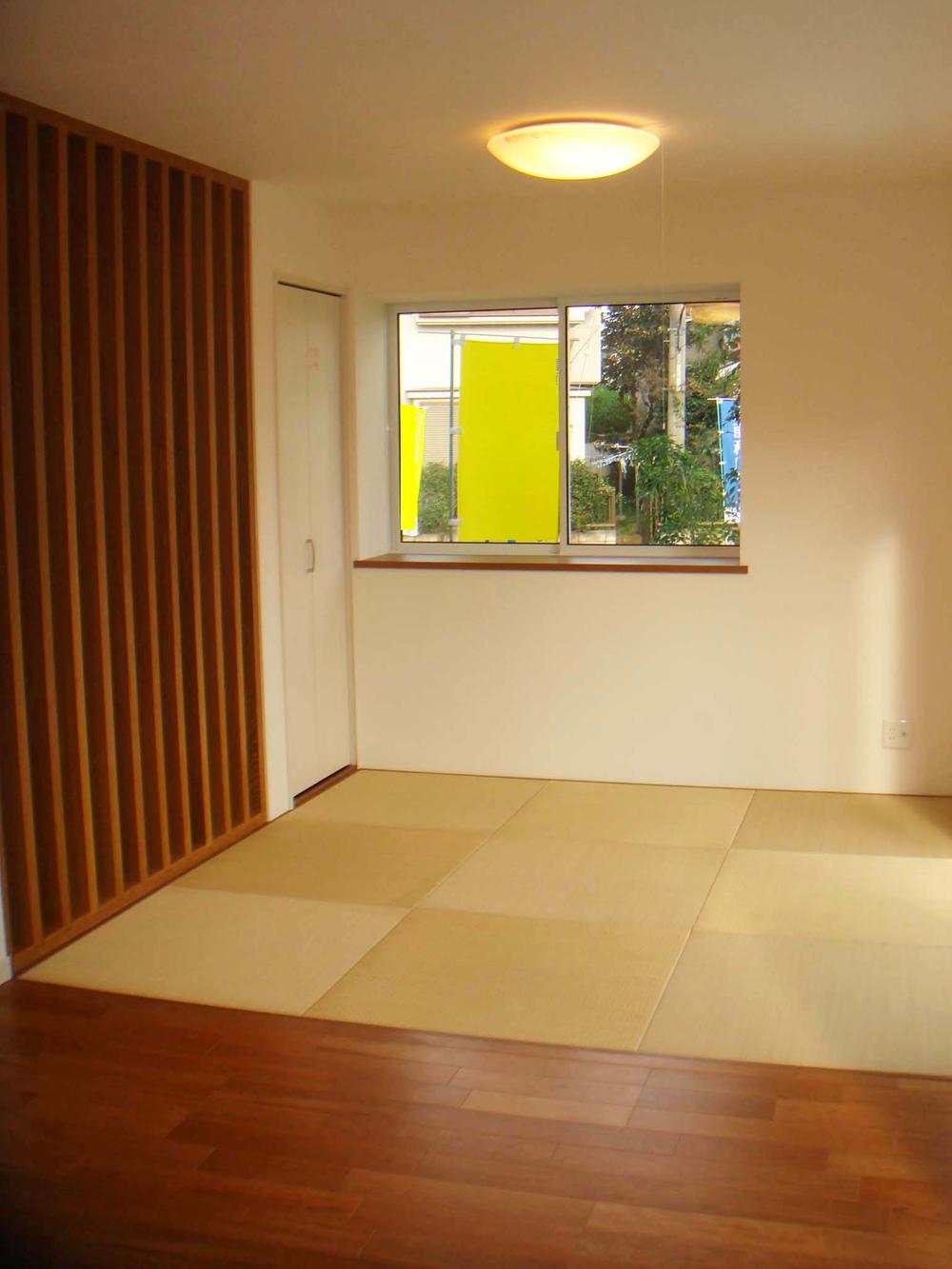 Other introspection. ● there and glad Japanese-style room has a sense of open integrally with the LDK