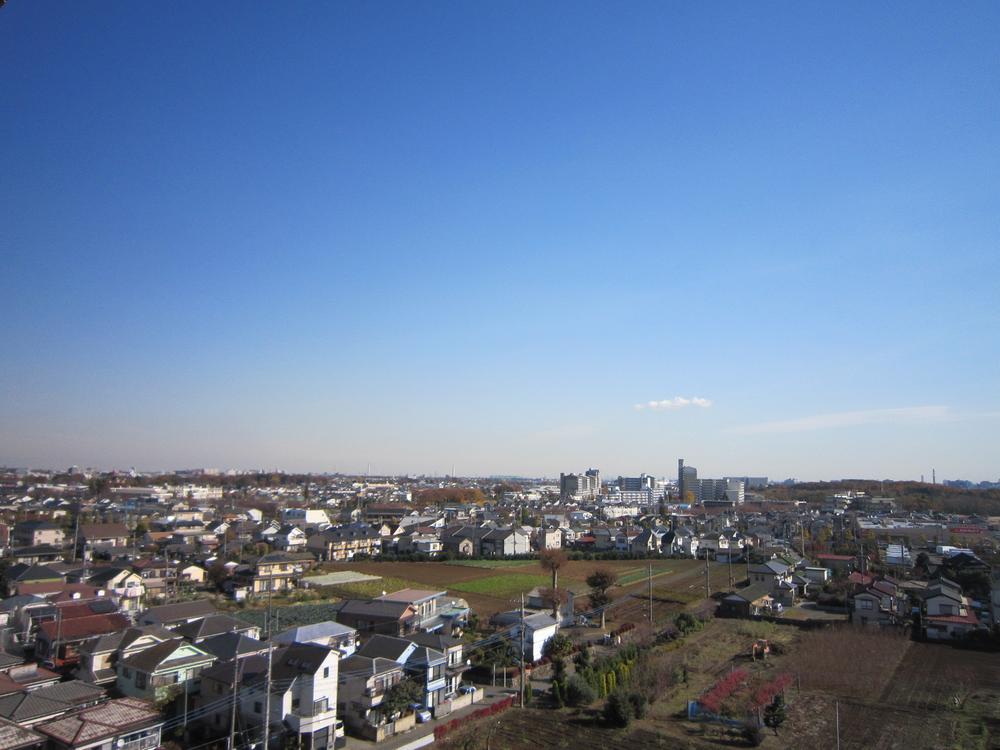 View photos from the dwelling unit. View from the site (November 2013) Shooting