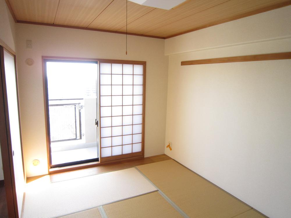 Non-living room. Indoor (11 May 2013) Shooting