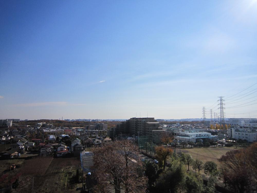 View photos from the dwelling unit. View from the site (November 2013) Shooting