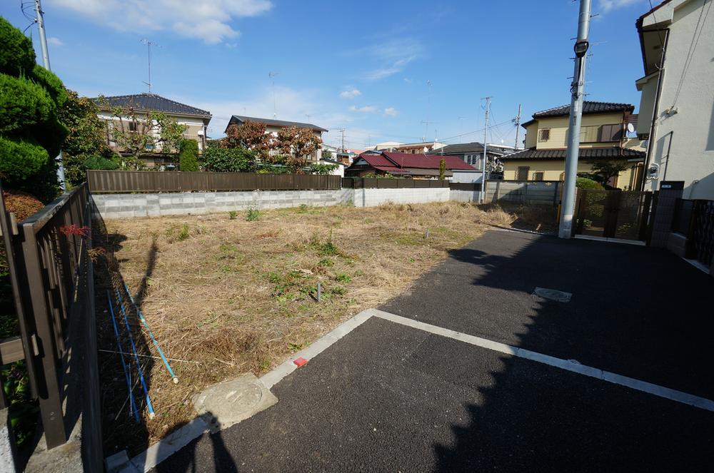 Local photos, including front road. 2013 October shooting