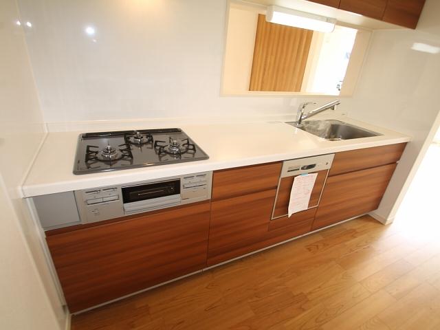 Kitchen. 13 Building Local (August 2013) Shooting