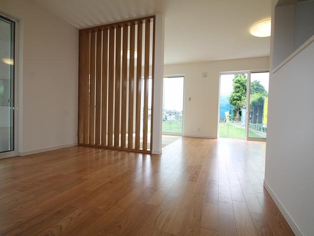 Living. 13 Building Local (August 2013) Shooting