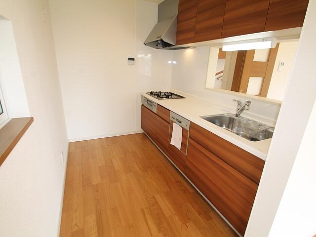 Kitchen. 13 Building Local (August 2013) Shooting