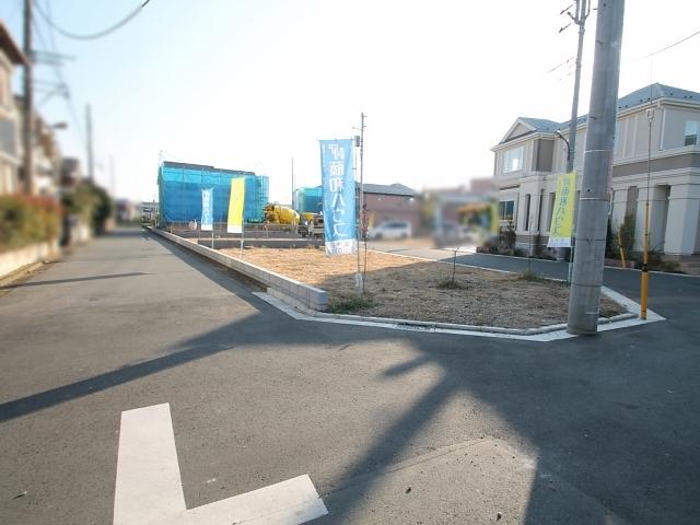 Local appearance photo. Local (12 May 2013) Shooting