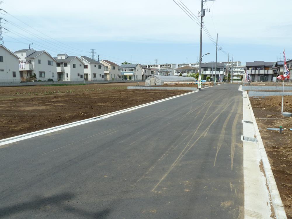 Local photos, including front road. Local (April 2013) Shooting