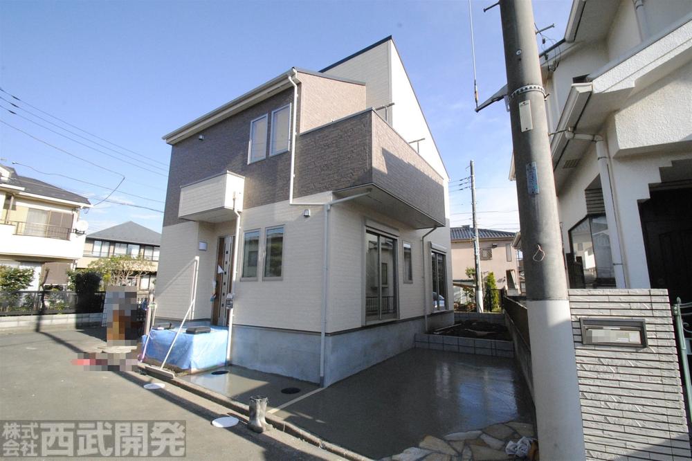 Local appearance photo. Local (11 May 2013) Shooting