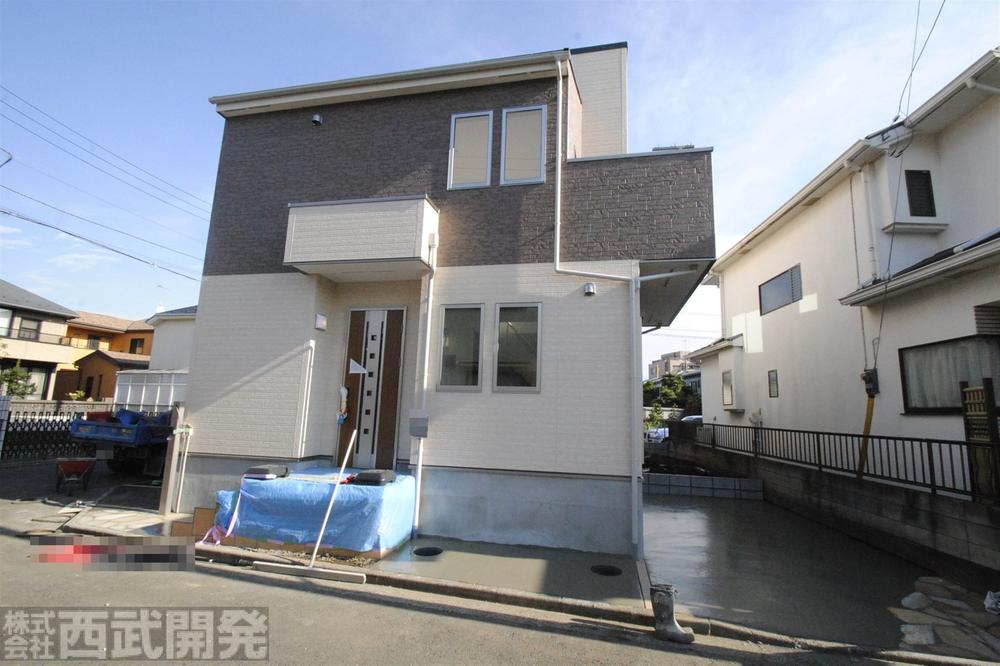 Local appearance photo. Local (11 May 2013) Shooting