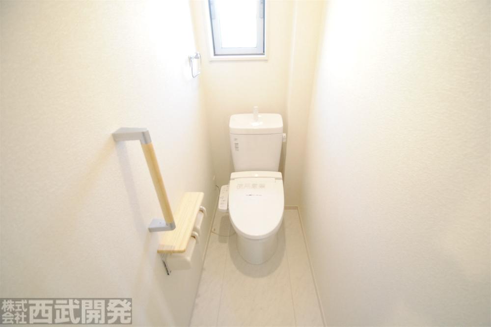 Toilet. 1st floor ・ Second floor Washlet With handrail