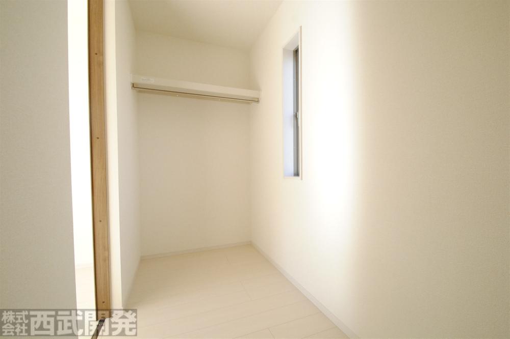 Receipt. Walk-in closet