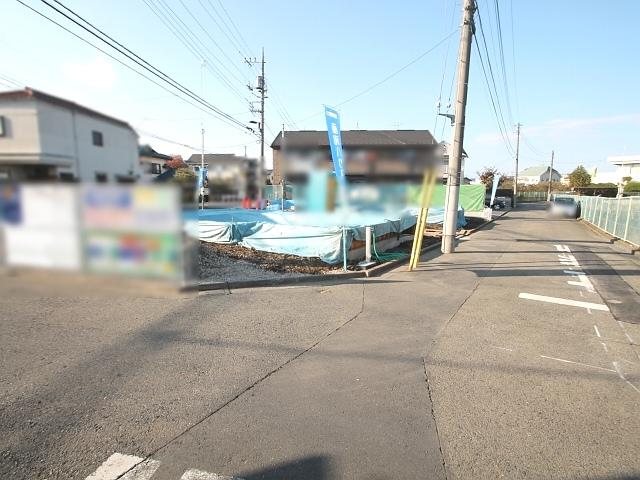 Local photos, including front road. Tachikawa Fujimi 4-chome contact road appearance 2013 / 11 / 17 shooting