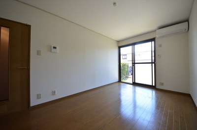 Living and room. ☆ Free to arrange space ☆