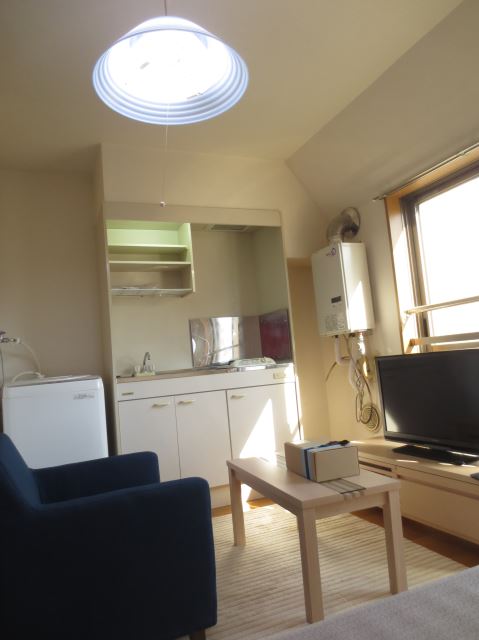 Living and room. Air conditioning comes with ☆