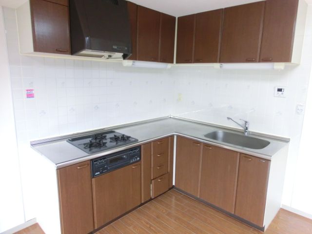 Kitchen. 3-neck of the system Kitchen