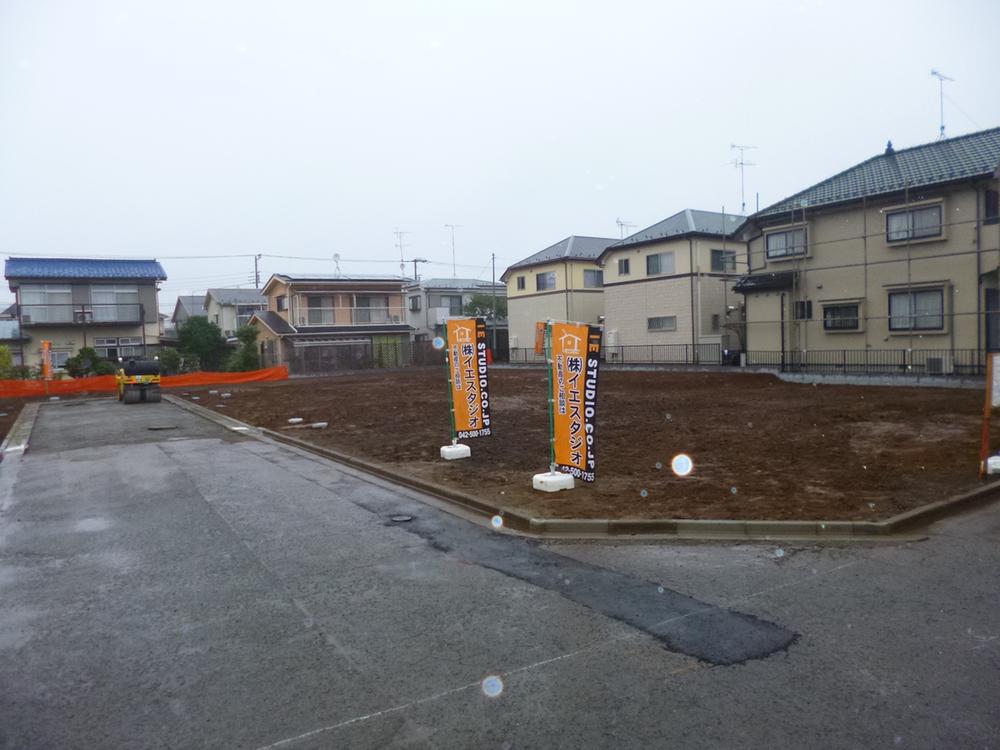 Local photos, including front road. Local (11 May 2013) Shooting