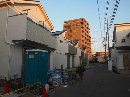 Local photos, including front road. Frontal road