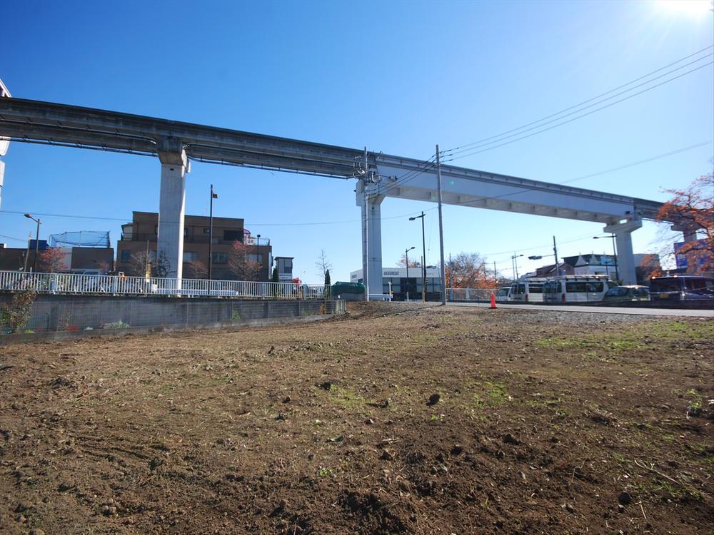 Local photos, including front road. 2013 November shooting