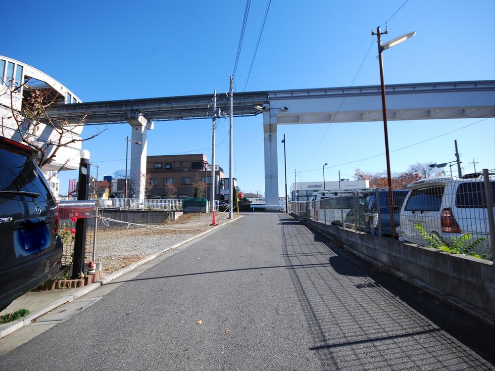 Local photos, including front road. 2013 November shooting