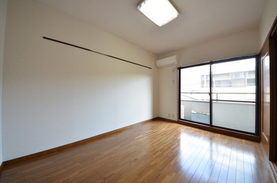 Living and room. ☆ Free to arrange space ☆