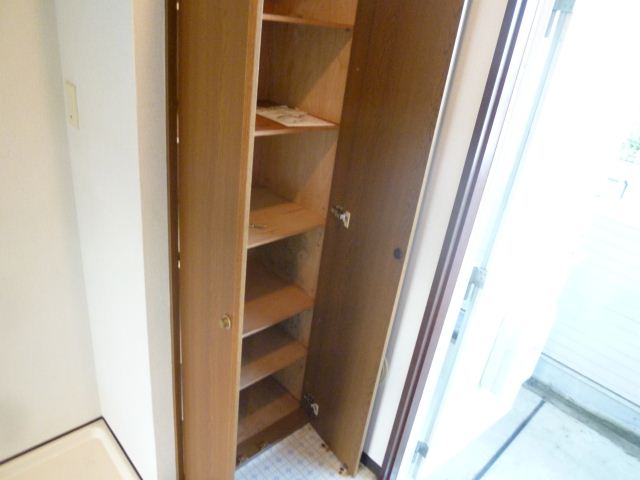 Other Equipment. There are shoe box ☆