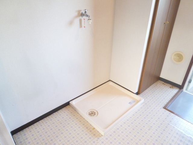 Other room space. Washing machine is put in a room ☆