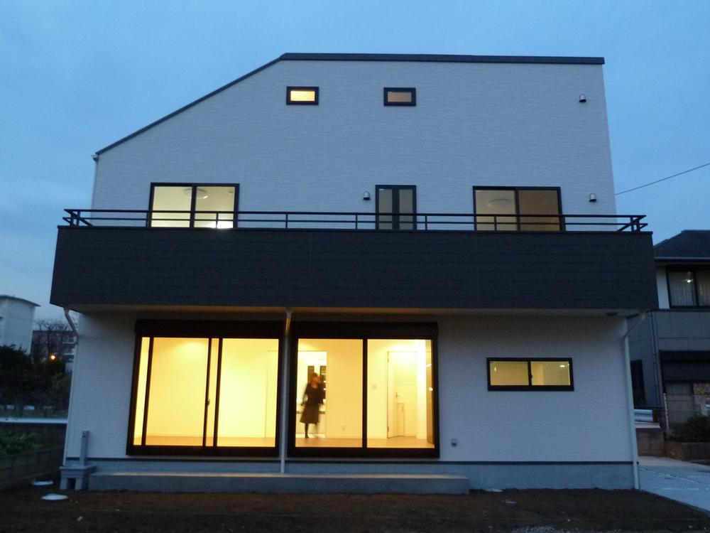 Local appearance photo. Local (12 May 2013) Shooting