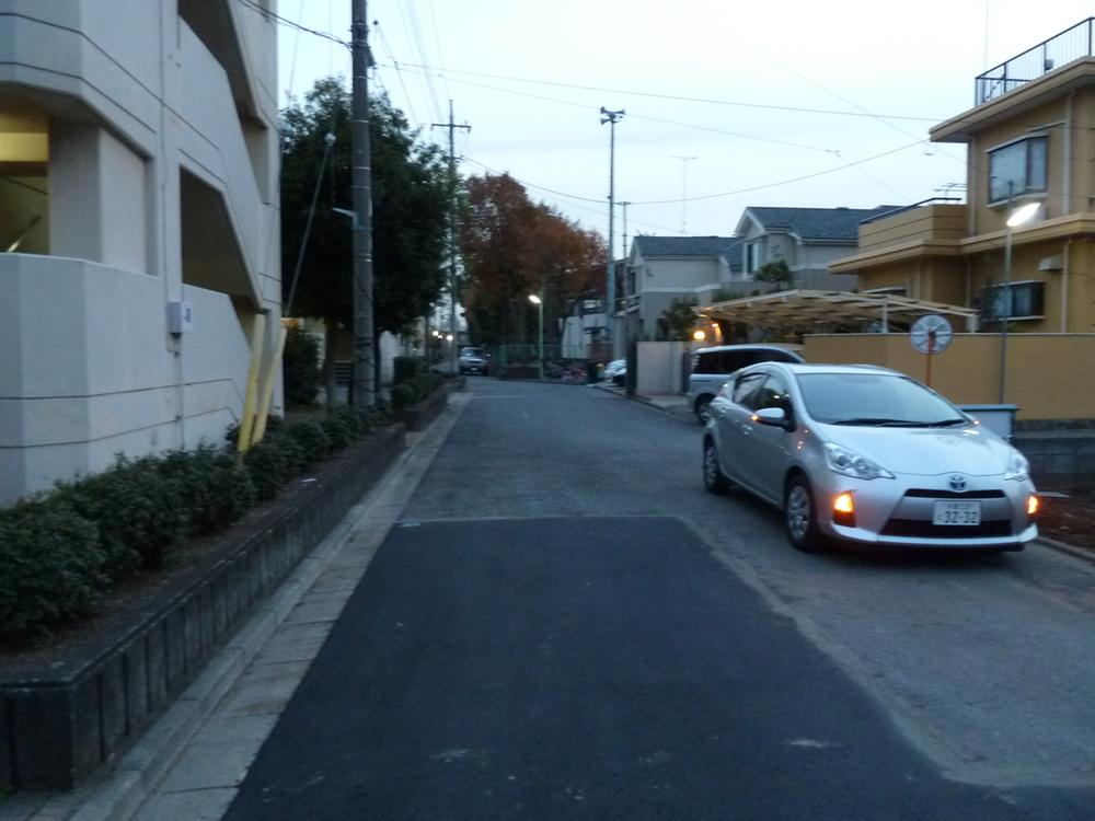 Local photos, including front road. Local (12 May 2013) Shooting