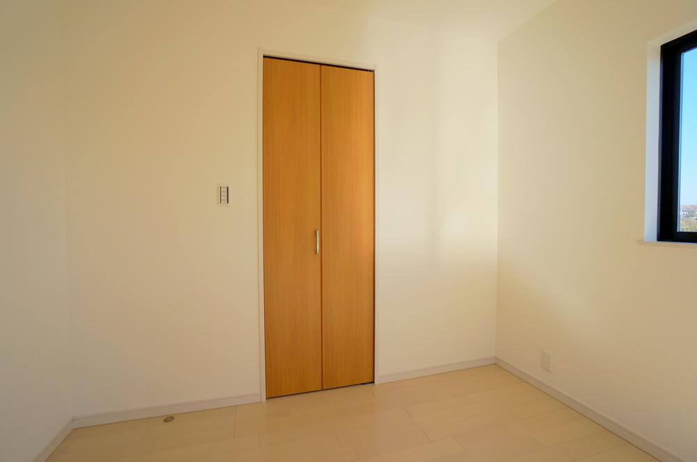 Non-living room. December 2013 shooting 6 Building