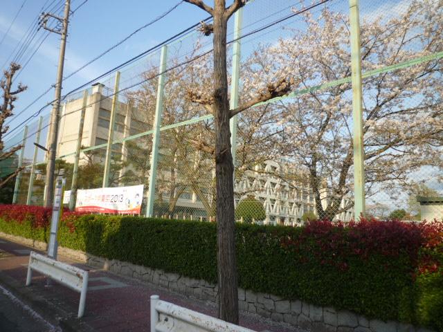Primary school. 321m to Tachikawa Municipal sixth elementary school